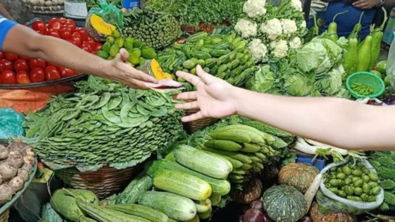 কমেনি পেঁয়াজের দাম, সরবরাহ বাড়ছে শীতের সবজির