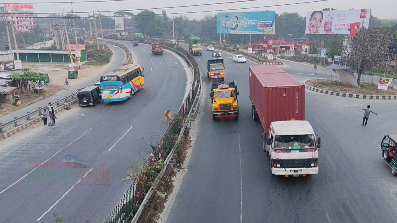 ঢাকা-টাঙ্গাইল মহাসড়কে যানবাহনের চাপ থাকলেও নেই যানজট