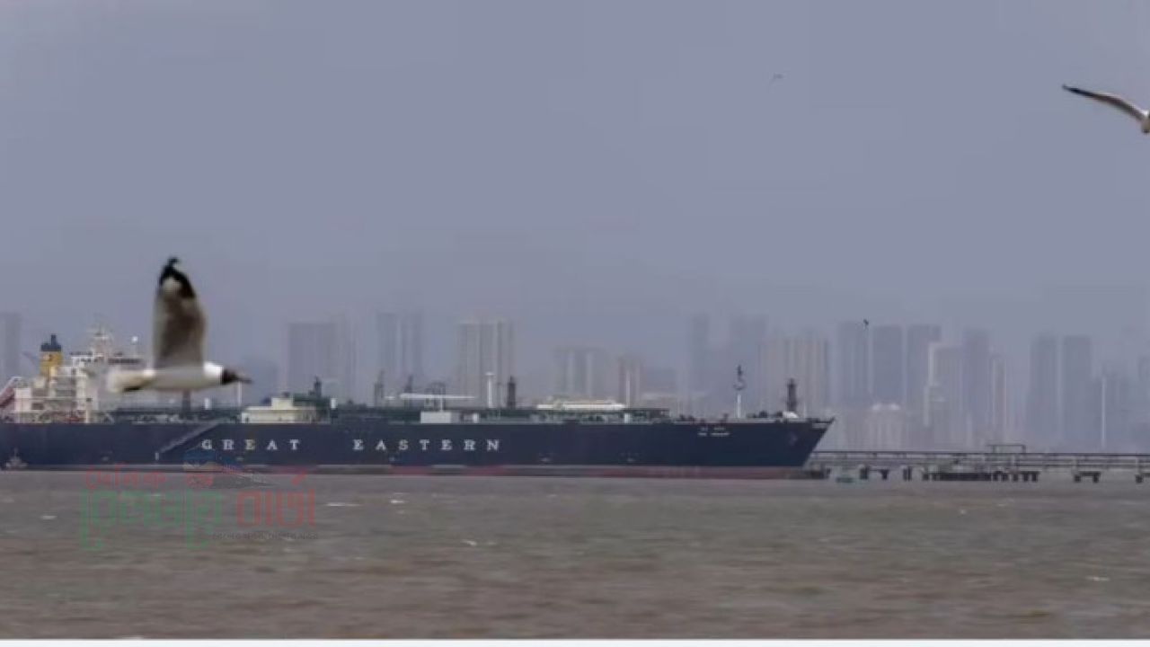 হরমুজ প্রণালি ব্যবহারের জন্য টোল নেবে ইরান ও ওমান