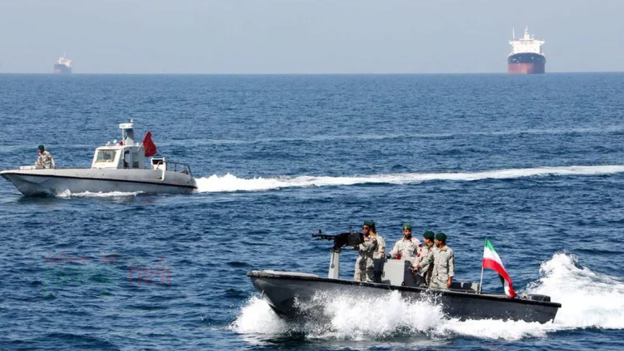 ফের হরমুজ প্রণালি বন্ধ করল ইরান