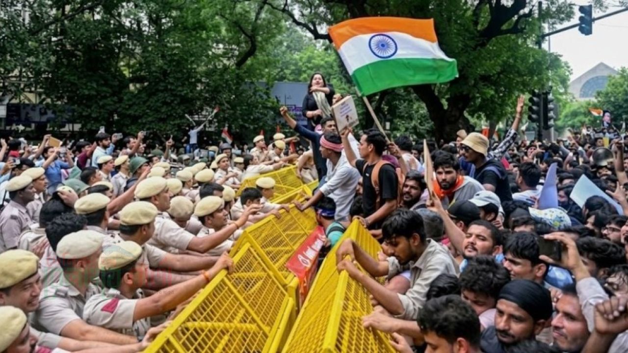 ‘পতনের দ্বারপ্রান্তে নরেন্দ্র মোদি’