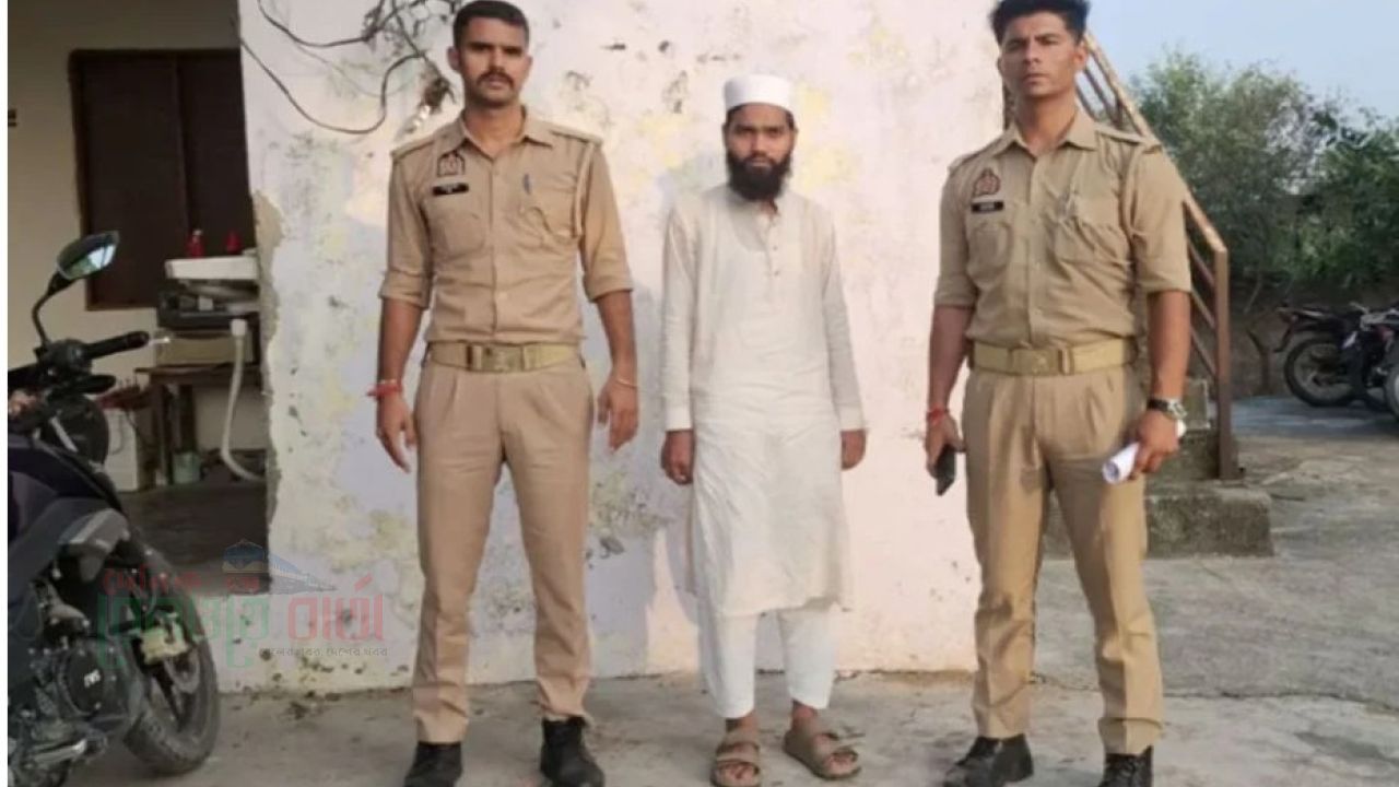 ভারতে মাইকে আজান দেওয়ায় কারাগারে মুয়াজ্জিন