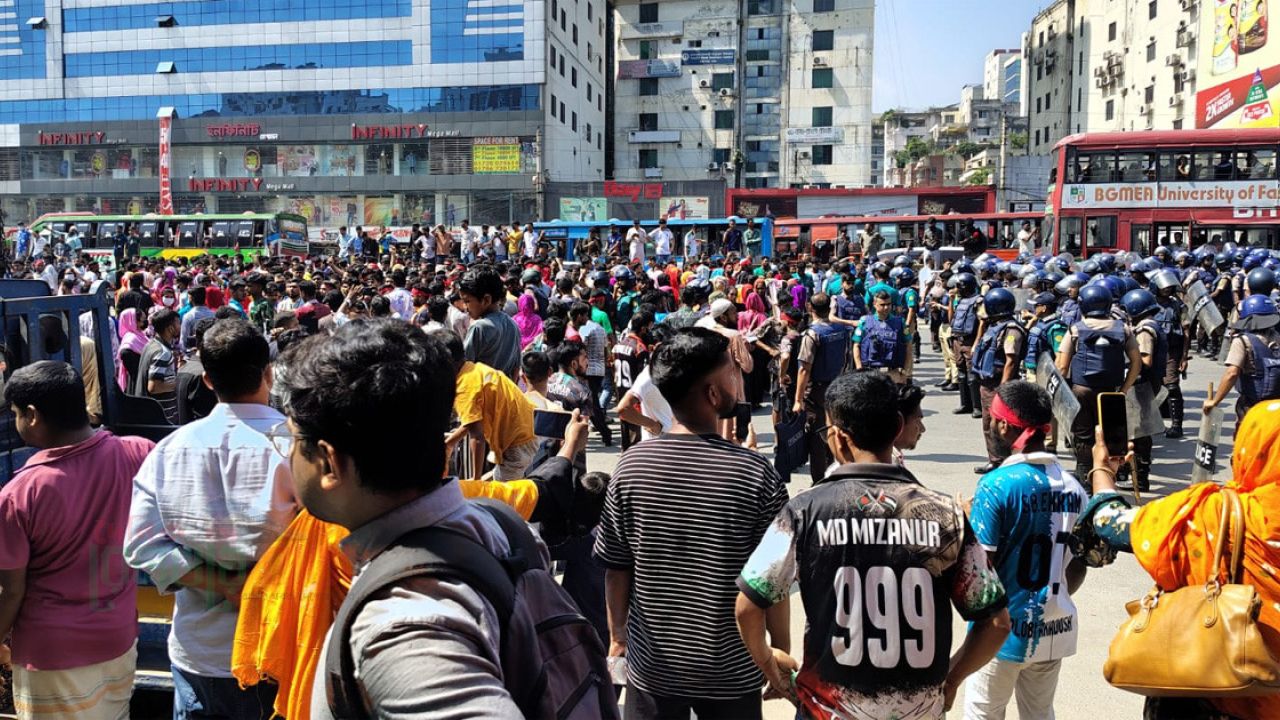 মধ্যরাতে পিয়ার দরজায় ফারিয়া, চমকে দিতে গিয়ে নিজেই অবাক!