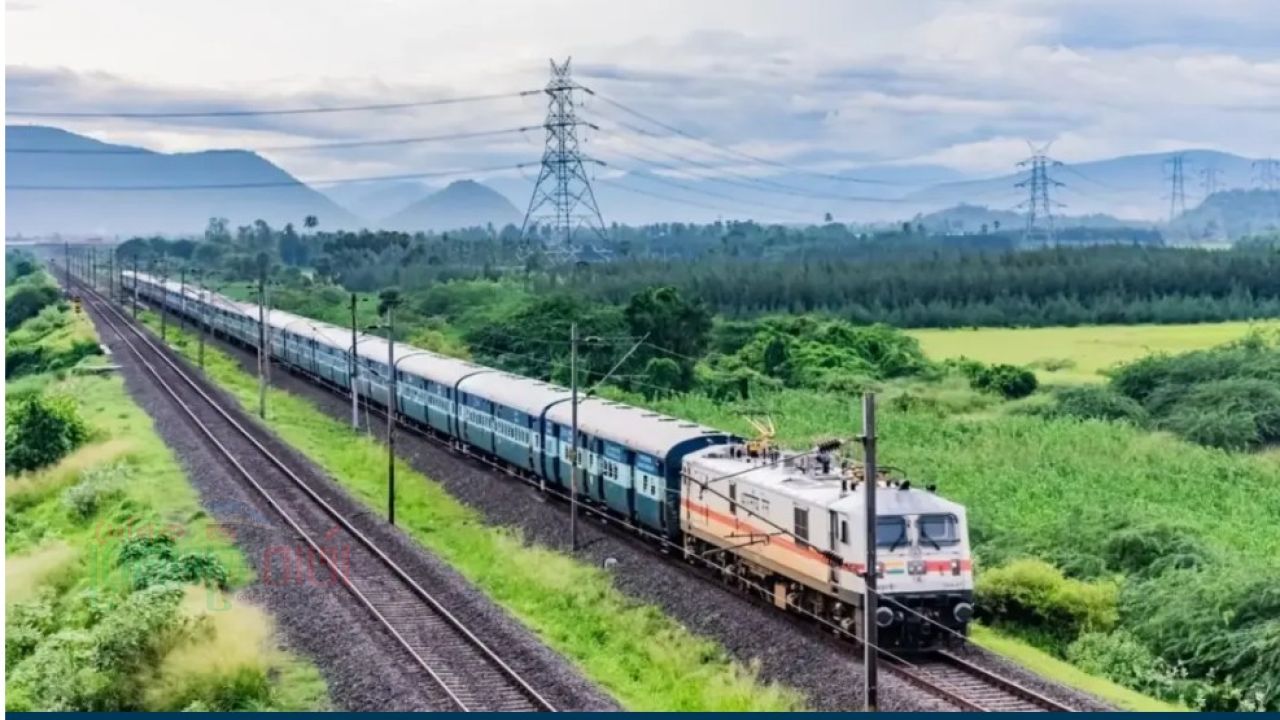 কোটি-কোটি রেলযাত্রীর জন্য বিরাট সুখবর! সমস্ত ট্রেনের টিকিটের বিমা বাধ্যতামূলক, সুপ্রিম নির্দেশে স্বস্তিতে আমজনতা