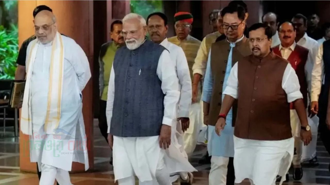 বিক্ষোভে উত্তাল দিল্লি, বিরোধী ও 'ককরোচ'-দের মোকাবিলায় মরিয়া বিজেপি এবং মোদি সরকারের পাল্টা কী পরিকল্পনা?