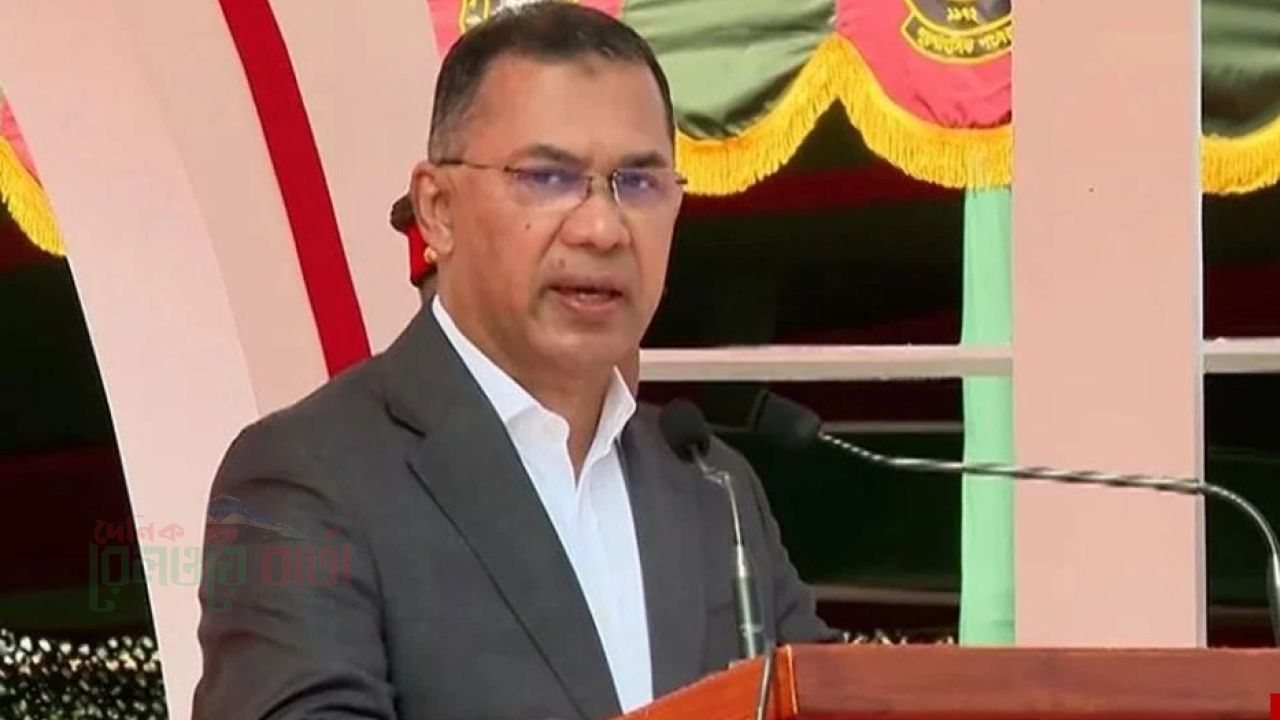 জাতীয় পতাকার মান রক্ষা করা সব সৈনিকের পবিত্র দায়িত্ব: প্রধানমন্ত্রী