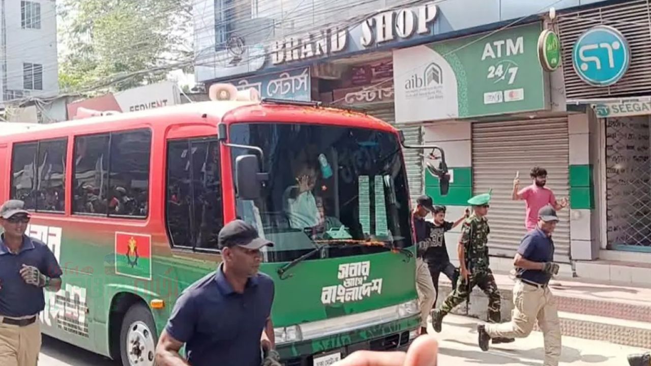 রংপুরে পৌঁছেছেন প্রধানমন্ত্রী