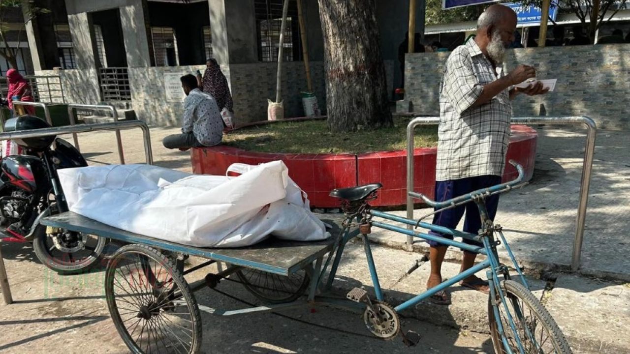 রাজশাহীর মাদ্রাসা মাঠ সংলগ্ন পুকুর থেকে লাশ উদ্ধার