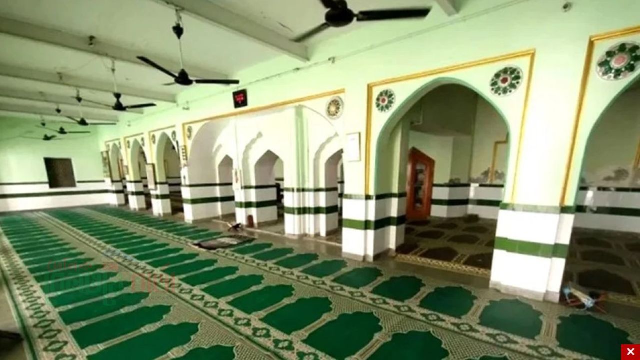 মোদির বাসভবনের পাশের ঐতিহাসিক মসজিদ খালি করার নির্দেশ