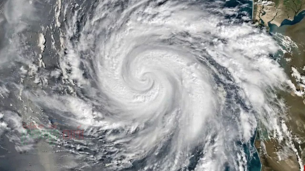 ৪৮ ঘণ্টার মধ্যে ঘূর্ণিঝড় সৃষ্টির আভাস