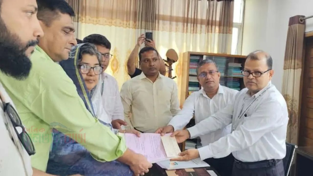 বিএনপি থেকে সংরক্ষিত নারী আসনে এলিজা জামানের মনোনয়ন পত্র জমা