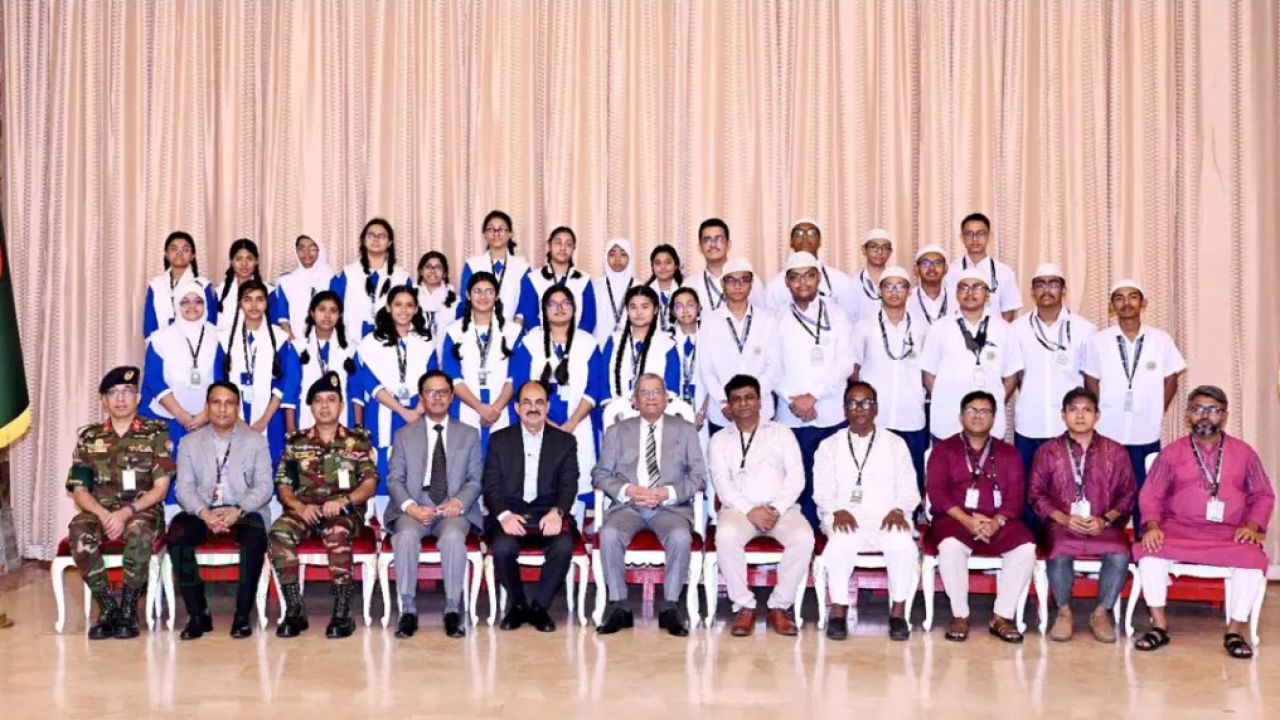 আজকের তরুণ প্রজন্ম ও শিক্ষার্থীরাই জাতির ভবিষ্যৎ নেতৃত্ব : রাষ্ট্রপতি